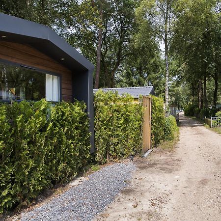 Veluwe Hoenderloo Luxury Chalet With Private Sauna And Hot Tub - Swimming Pool Tennis Court Supermarket Bowling Alley Theatre And Entertainment For Children Dış mekan fotoğraf
