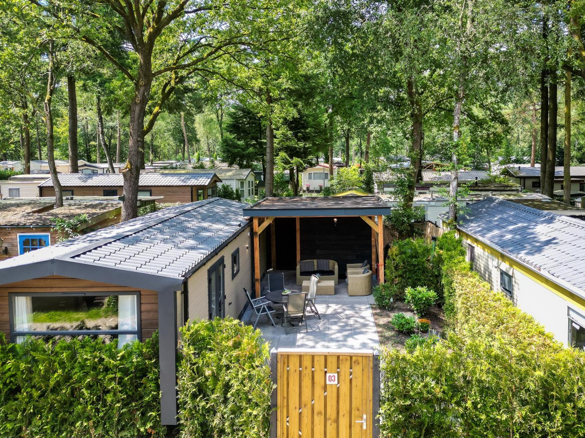 Veluwe Hoenderloo Luxury Chalet With Private Sauna And Hot Tub - Swimming Pool Tennis Court Supermarket Bowling Alley Theatre And Entertainment For Children Dış mekan fotoğraf