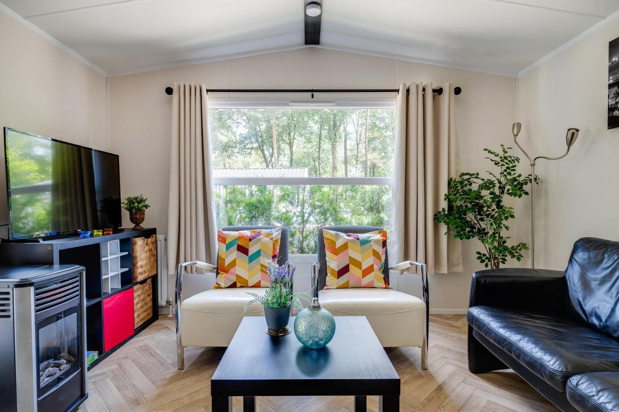 Veluwe Hoenderloo Luxury Chalet With Private Sauna And Hot Tub - Swimming Pool Tennis Court Supermarket Bowling Alley Theatre And Entertainment For Children Dış mekan fotoğraf