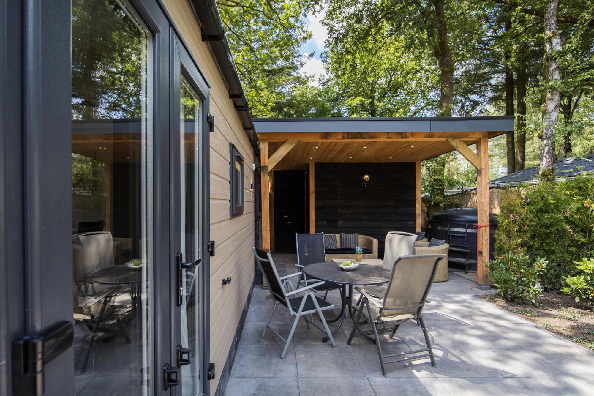 Veluwe Hoenderloo Luxury Chalet With Private Sauna And Hot Tub - Swimming Pool Tennis Court Supermarket Bowling Alley Theatre And Entertainment For Children Dış mekan fotoğraf