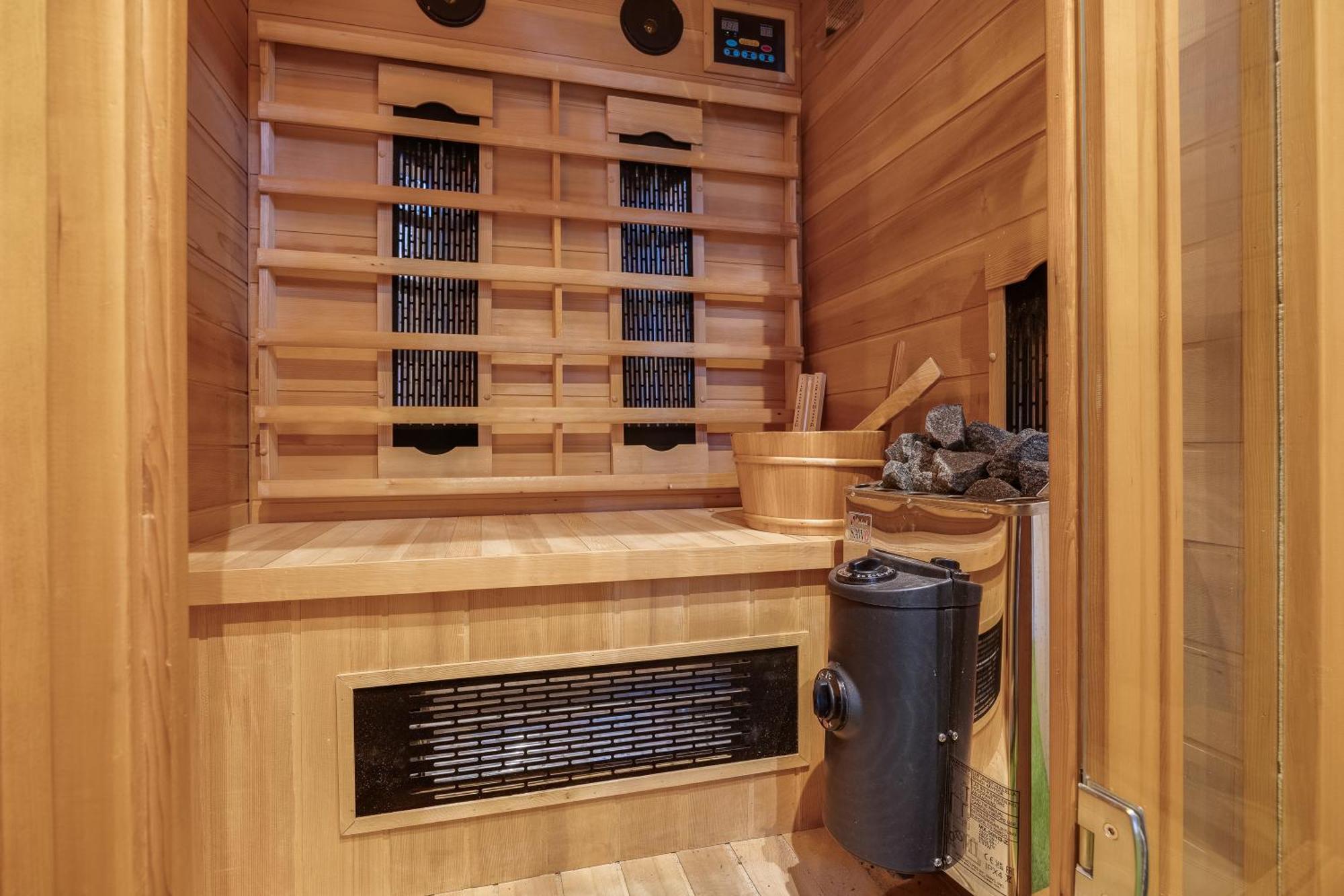 Veluwe Hoenderloo Luxury Chalet With Private Sauna And Hot Tub - Swimming Pool Tennis Court Supermarket Bowling Alley Theatre And Entertainment For Children Dış mekan fotoğraf