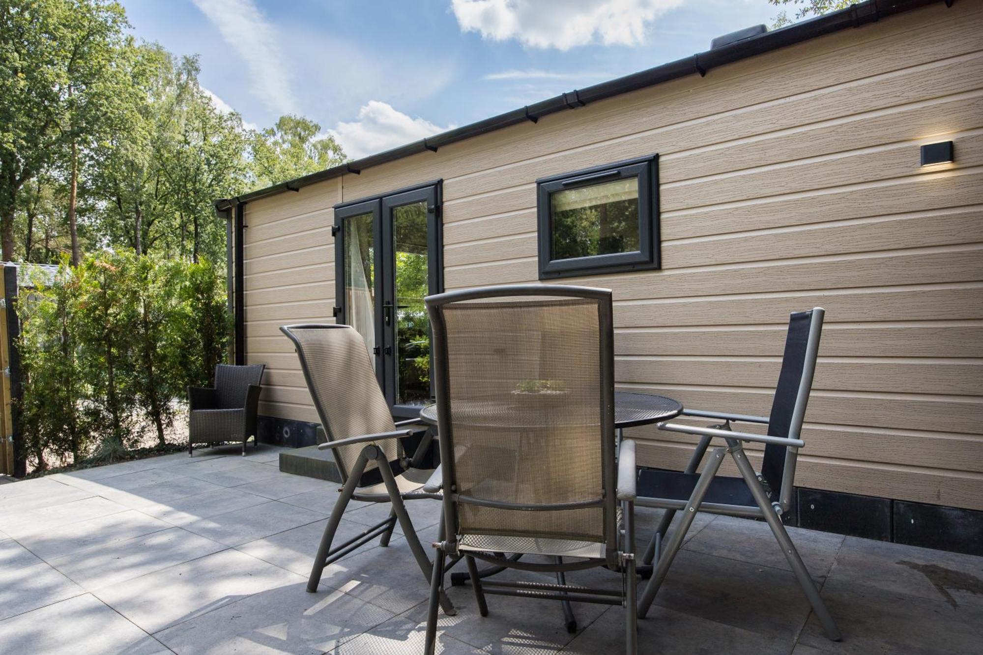 Veluwe Hoenderloo Luxury Chalet With Private Sauna And Hot Tub - Swimming Pool Tennis Court Supermarket Bowling Alley Theatre And Entertainment For Children Dış mekan fotoğraf