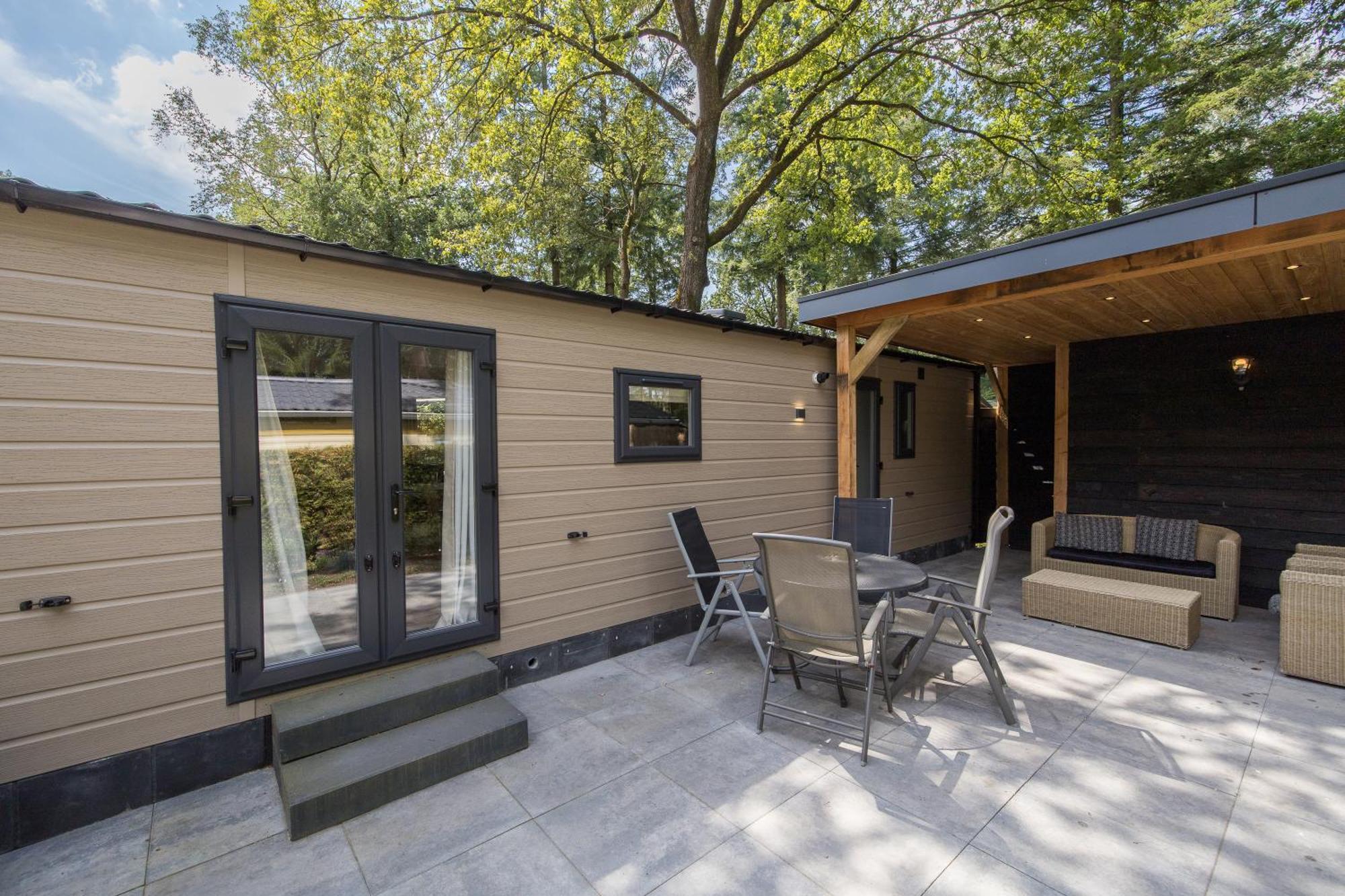 Veluwe Hoenderloo Luxury Chalet With Private Sauna And Hot Tub - Swimming Pool Tennis Court Supermarket Bowling Alley Theatre And Entertainment For Children Dış mekan fotoğraf